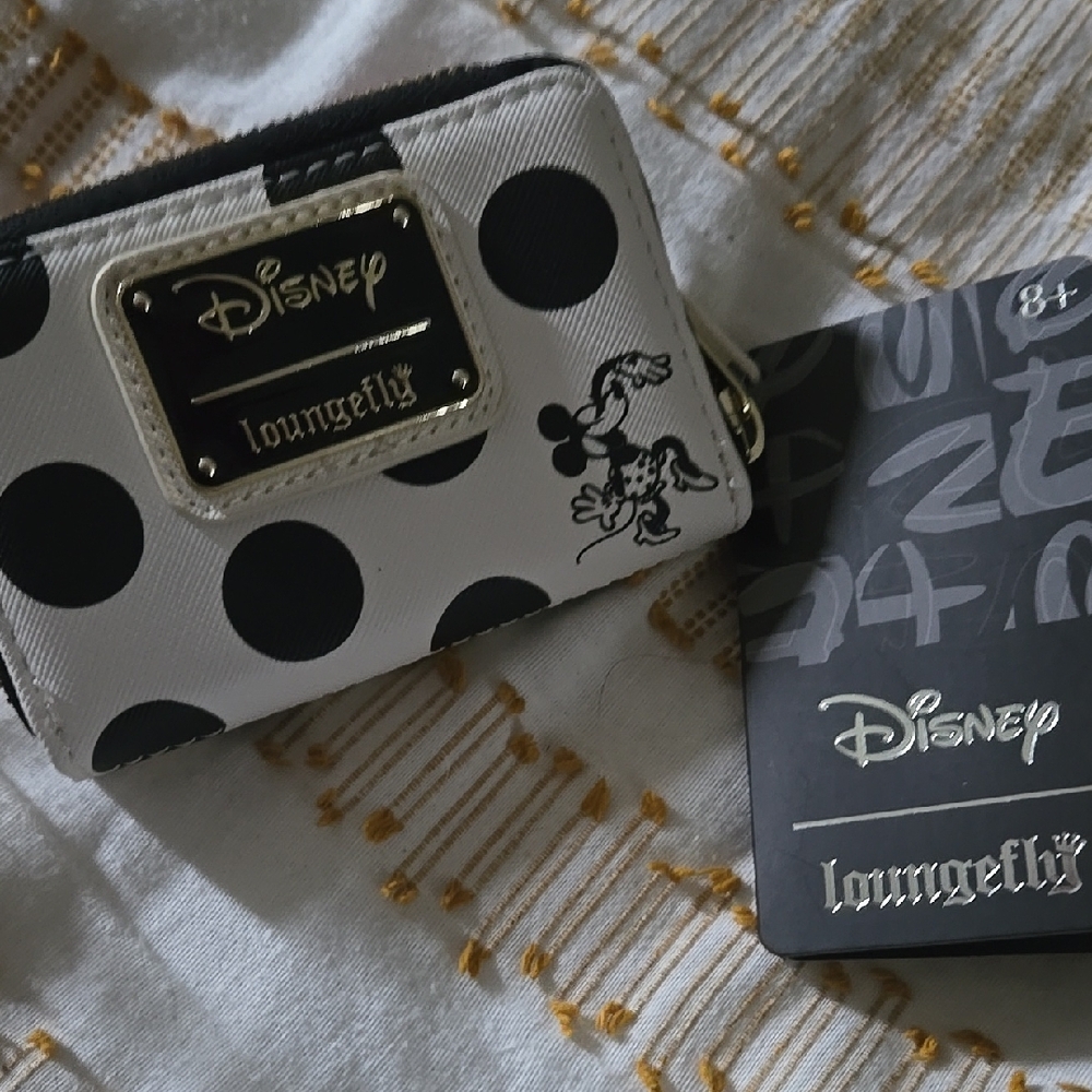 Disney Loungefly Minnie Mouse Wallet